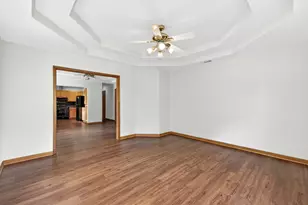 903 Travis St, Lockhart, TX 78644 - Photo 8