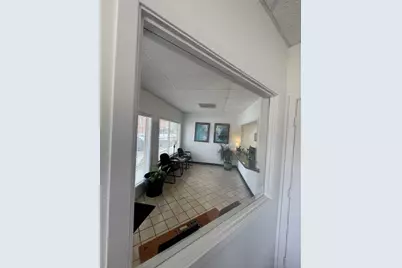 305 Main Street, Smithville, TX 78957 - Photo 8