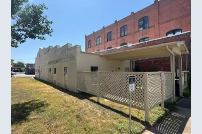 305 Main Street, Smithville, TX 78957 - Photo 4