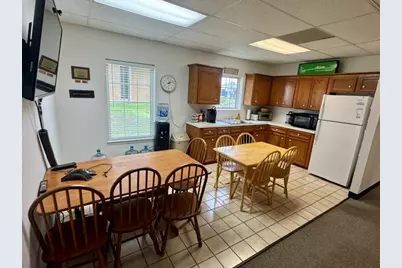305 Main Street, Smithville, TX 78957 - Photo 16