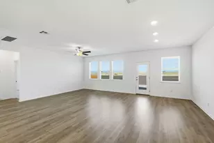 413 Doodle Ln, Hutto, TX 78634 - Photo 2