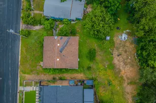 1410 Luna St, Austin, TX 78721 - Photo 2