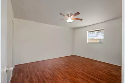 302 Venture Boulevard S, Lago Vista, TX 78645 - Photo 12