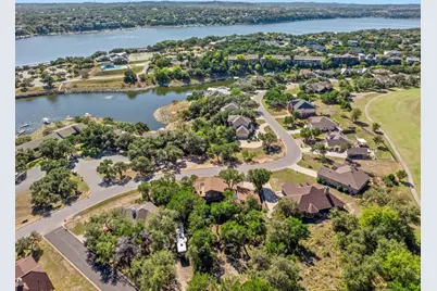 302 Venture Boulevard S, Lago Vista, TX 78645 - Photo 30