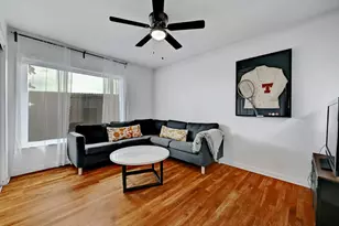 5700 Avenue G, Austin, TX 78752 - Photo 10