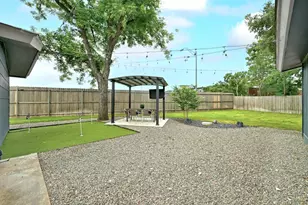 5700 Avenue G, Austin, TX 78752 - Photo 14