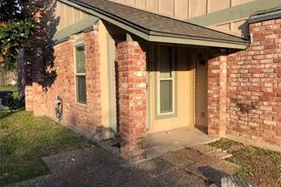 914 W Meadowmere Ln, Austin, TX 78758 - Photo 1