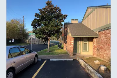 914 W Meadowmere Lane, Austin, TX 78758 - Photo 2