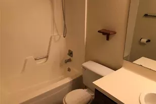 914 W Meadowmere Ln, Austin, TX 78758 - Photo 12