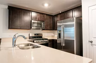 406 Halfmoon Dr, Lockhart, TX 78644 - Photo 6