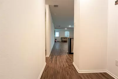 406 Halfmoon Drive, Lockhart, TX 78644 - Photo 8