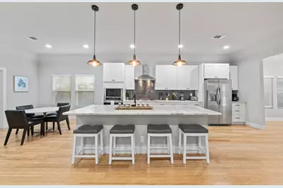 422 E Woodlawn Avenue, San Antonio, TX 78212 - Photo 1