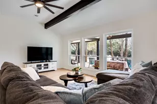 137 W Oak Dr, Cedar Creek, TX 78612 - Photo 6