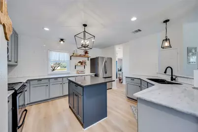 137 W Oak Drive, Cedar Creek, TX 78612 - Photo 16