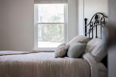 137 W Oak Drive, Cedar Creek, TX 78612 - Photo 28