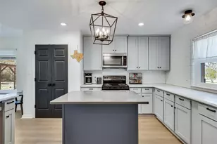 137 W Oak Dr, Cedar Creek, TX 78612 - Photo 12