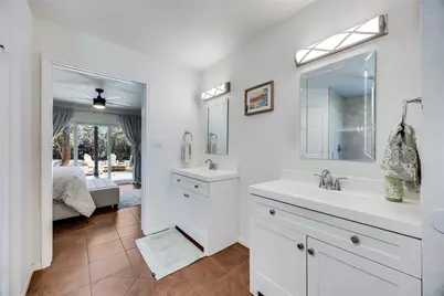 137 W Oak Drive, Cedar Creek, TX 78612 - Photo 24