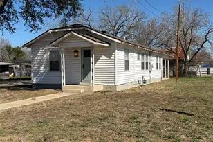 521 S Oak Ave, Luling, TX 78648 - Photo 2