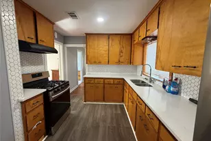 521 S Oak Ave, Luling, TX 78648 - Photo 14