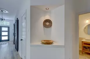 9902 Scenic Bluff Dr, Austin, TX 78733 - Photo 18