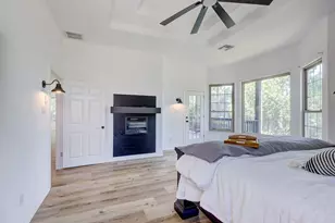 9902 Scenic Bluff Dr, Austin, TX 78733 - Photo 22