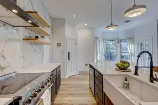 9902 Scenic Bluff Dr, Austin, TX 78733 - Photo 22