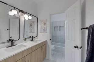 9902 Scenic Bluff Dr, Austin, TX 78733 - Photo 26