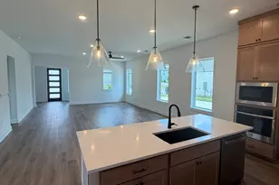 7407 Boyd Hvn Dr, Austin, TX 78744 - Photo 4