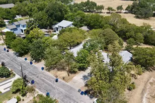 404 Swanee Dr, Austin, TX 78752 - Photo 1