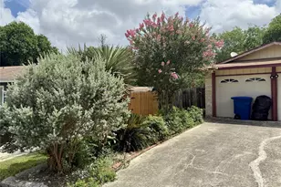 5935 Lake Champlain St, San Antonio, TX 78233 - Photo 2