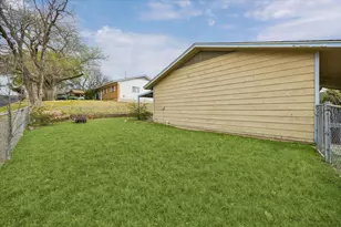 6811 Wake Forest Ln, Austin, TX 78723 - Photo 8