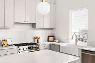 4901 Gladeview Dr, Austin, TX 78745 - Photo 8