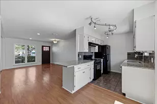 1005 Arthur Stiles Rd, Austin, TX 78721 - Photo 10