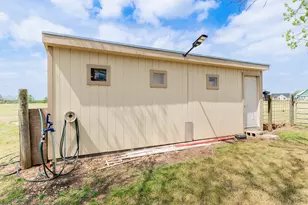 1001 Gravel Pit Rd, Taylor, TX 76574 - Photo 30