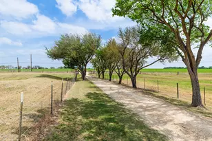 1001 Gravel Pit Rd, Taylor, TX 76574 - Photo 34