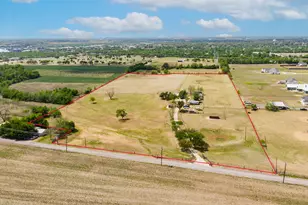 1001 Gravel Pit Rd, Taylor, TX 76574 - Photo 2