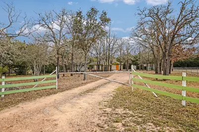 309 Stolle Lane, Flatonia, TX 78941 - Photo 2
