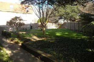 114 E 31st St, Austin, TX 78705 - Photo 2