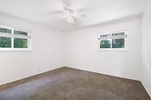 8600 Clarewood Cir, Austin, TX 78758 - Photo 16