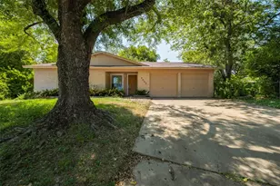 8600 Clarewood Cir, Austin, TX 78758 - Photo 2
