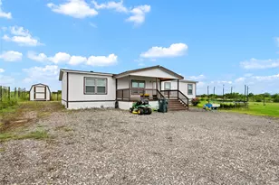360 Shady Oaks Dr, Kyle, TX 78640 - Photo 2