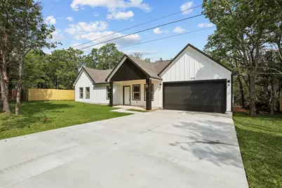210 Flint Ridge Street, Bastrop, TX 78602 - Photo 1