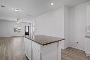 303 Clearlake Dr, Hutto, TX 78634 - Photo 14