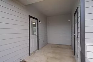 303 Clearlake Dr, Hutto, TX 78634 - Photo 30