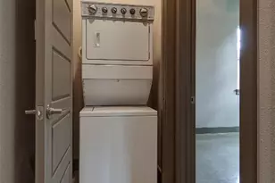 923 E 37th St, Austin, TX 78705 - Photo 16