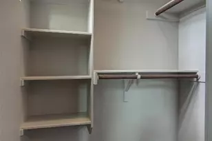 923 E 37th St, Austin, TX 78705 - Photo 22