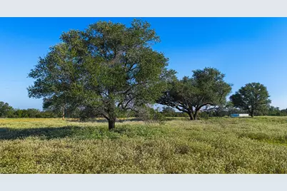 2612 Roosevelt Drive, Kingsbury, TX 78638 - Photo 2