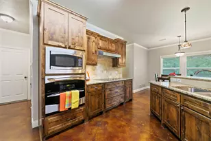 1903 Sarah Cove, Taylor, TX 76574 - Photo 14