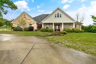1903 Sarah Cove, Taylor, TX 76574 - Photo 2