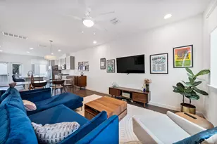 814 N Bluff Dr, Austin, TX 78745 - Photo 2